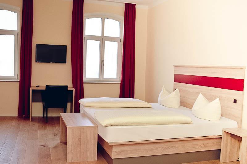 Hotel-Gasthof Floetzinger Braeu Розенхайм Экстерьер фото