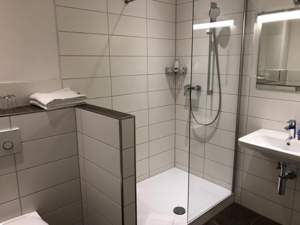 Hotel-Gasthof Floetzinger Braeu Розенхайм Экстерьер фото